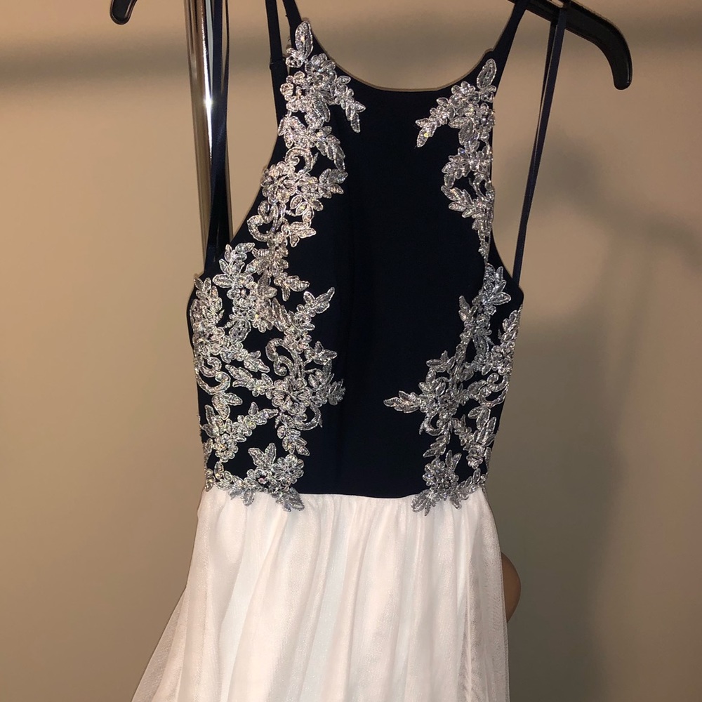 Ball/Prom Gown - Picture 2 of 4